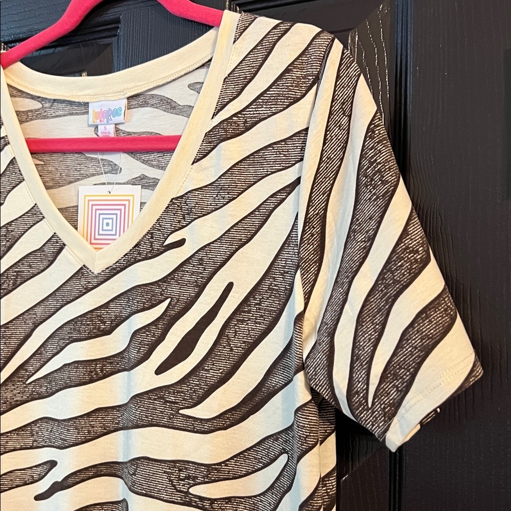 LuLaRoe Iris Top - Small - Picture 4 of 11